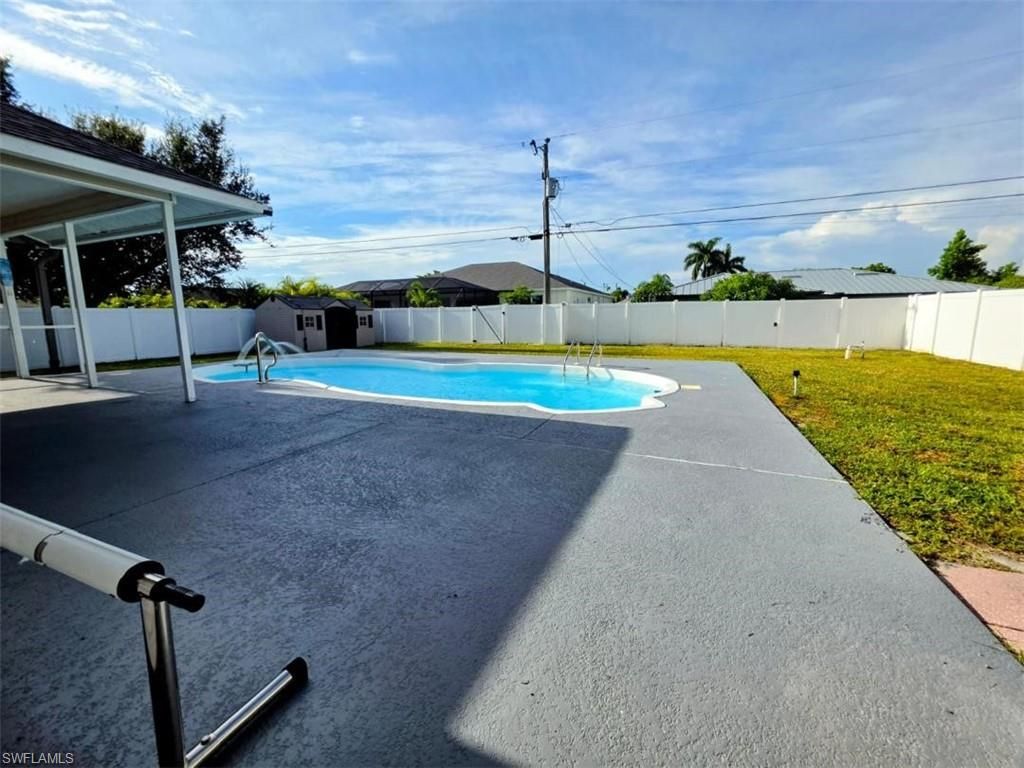 Image 6 of property listing at 626 SW 25th TER, Cape Coral, FL 33914