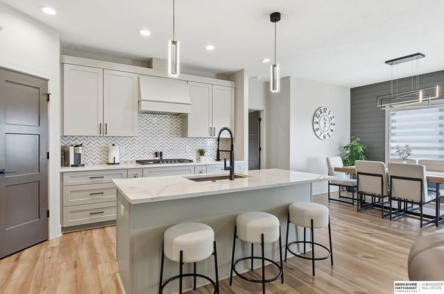 6315 N 207th Street, Elkhorn, NE 68022