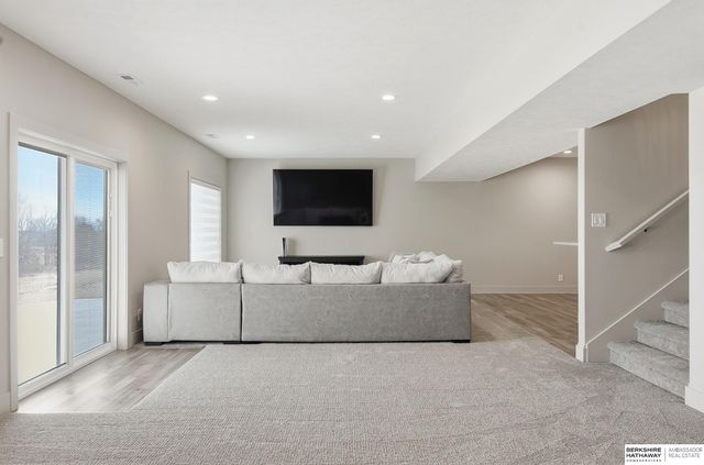 6315 N 207th Street, Elkhorn, NE 68022