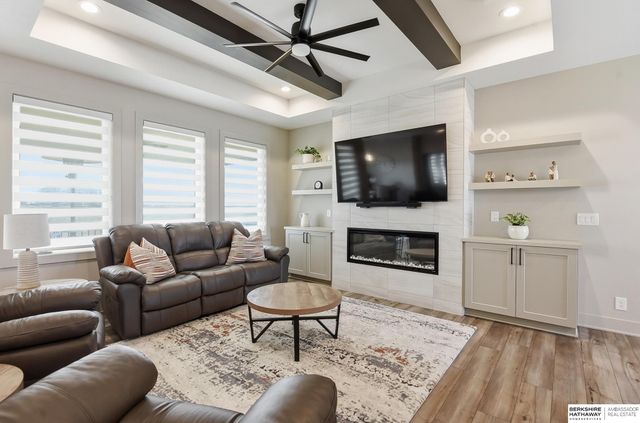 6315 N 207th Street, Elkhorn, NE 68022