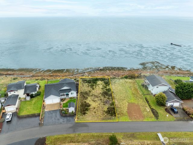 130 Sunrise Avenue SE, Ocean Shores, WA 98569