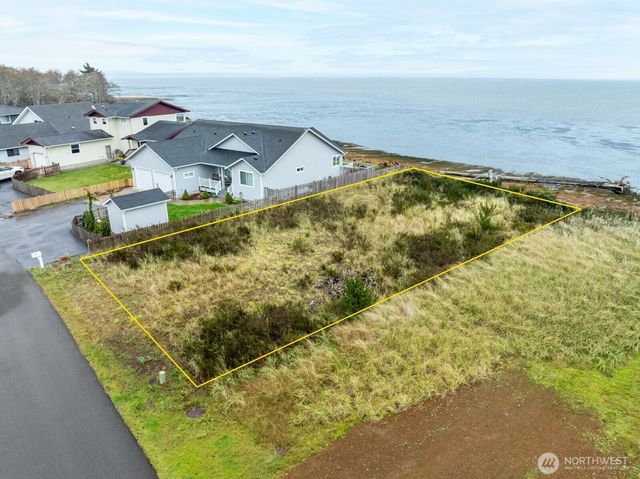 130 Sunrise Avenue SE, Ocean Shores, WA 98569