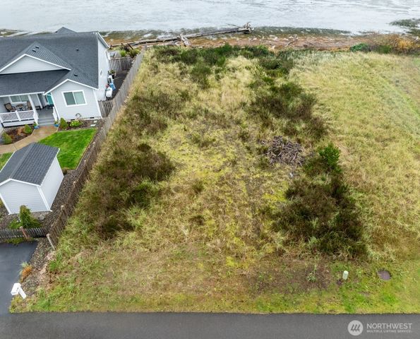130 Sunrise Avenue SE, Ocean Shores, WA 98569