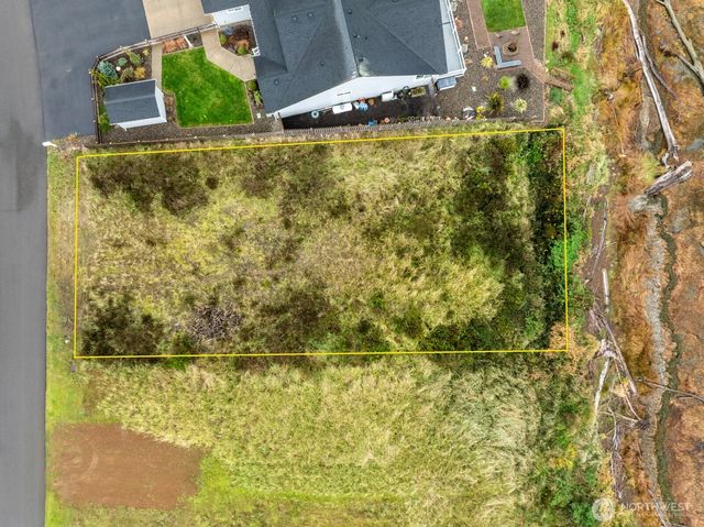 130 Sunrise Avenue SE, Ocean Shores, WA 98569