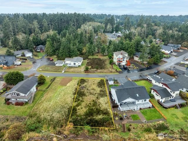 130 Sunrise Avenue SE, Ocean Shores, WA 98569