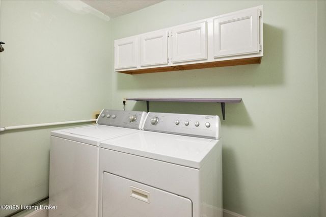 10339 Shelbyville Rd, Louisville, KY 40223