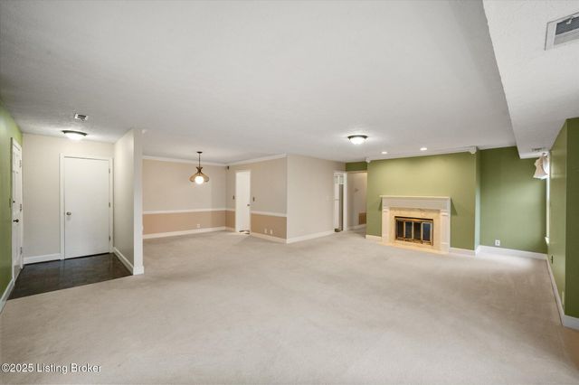 10339 Shelbyville Rd, Louisville, KY 40223