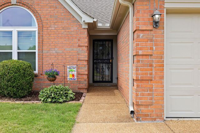 995 JESSICA LAUREN DR, Cordova, TN 38018