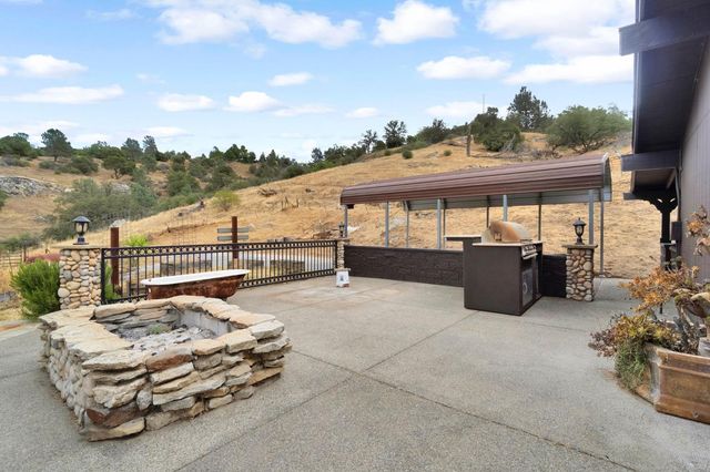 23328 Granite Creek Ln, Clovis, CA 93619
