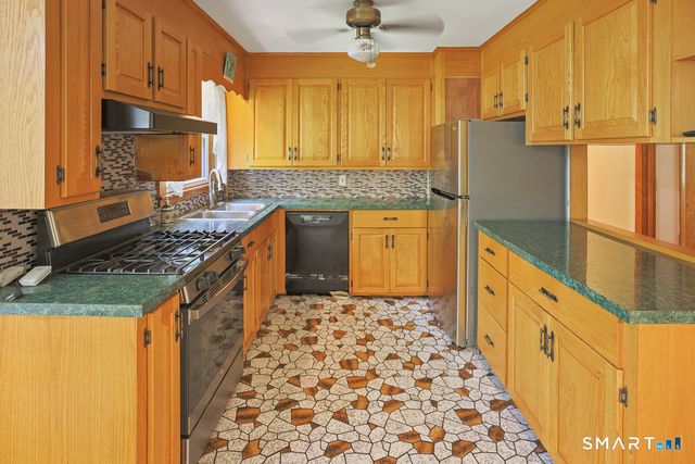 234 Airline Road, Clinton, CT 06413