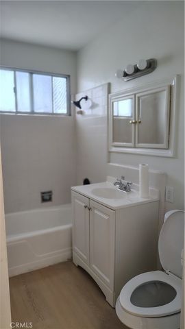 4060 URSULA 12, Los Angeles, CA 90008