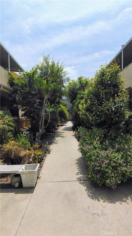 4060 URSULA 12, Los Angeles, CA 90008