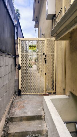 4060 URSULA 12, Los Angeles, CA 90008