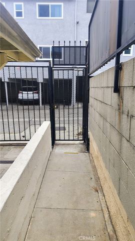 4060 URSULA 12, Los Angeles, CA 90008