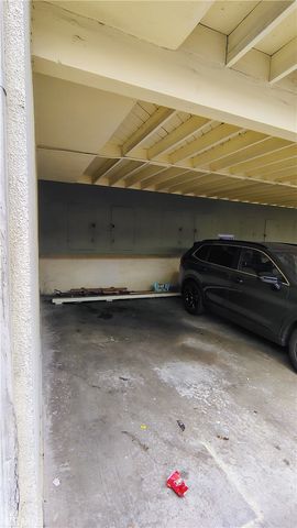4060 URSULA 12, Los Angeles, CA 90008