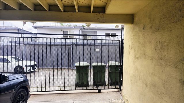 4060 URSULA 12, Los Angeles, CA 90008