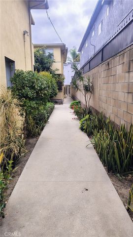 4060 URSULA 12, Los Angeles, CA 90008