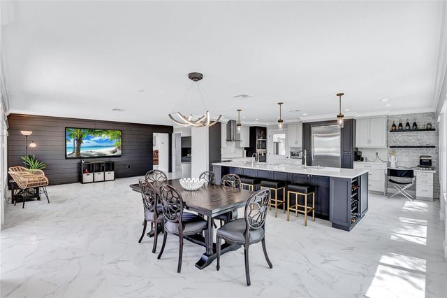 2612 KEYSTONE COURT N, St Petersburg, FL 33710