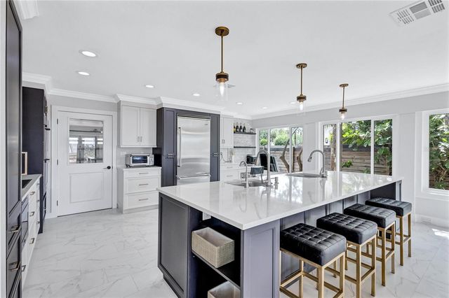 2612 KEYSTONE COURT N, St Petersburg, FL 33710