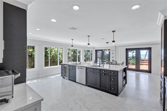 2612 KEYSTONE COURT N, St Petersburg, FL 33710