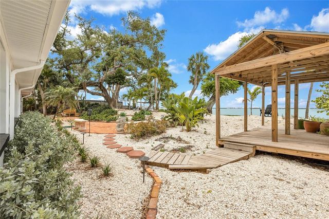 2612 KEYSTONE COURT N, St Petersburg, FL 33710