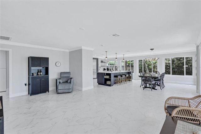 2612 KEYSTONE COURT N, St Petersburg, FL 33710