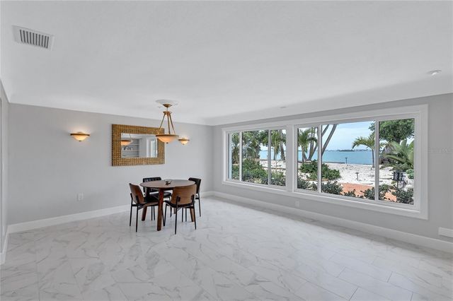 2612 KEYSTONE COURT N, St Petersburg, FL 33710