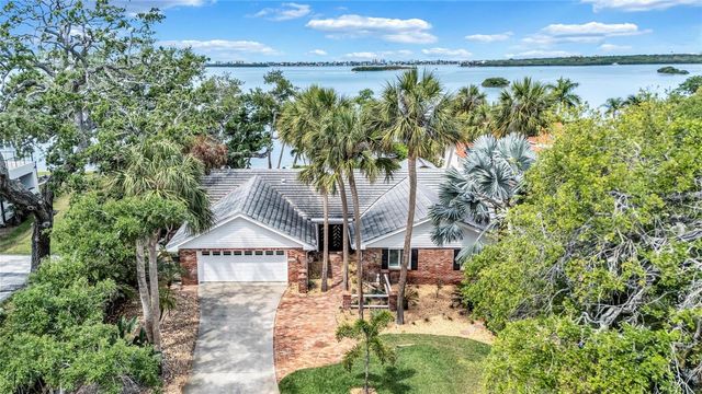 2612 KEYSTONE COURT N, St Petersburg, FL 33710
