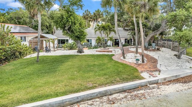 2612 KEYSTONE COURT N, St Petersburg, FL 33710