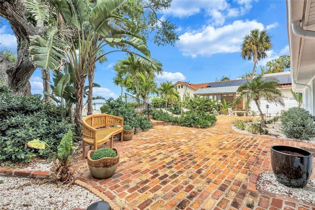 2612 KEYSTONE COURT N, St Petersburg, FL 33710