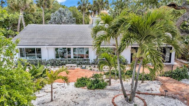 2612 KEYSTONE COURT N, St Petersburg, FL 33710