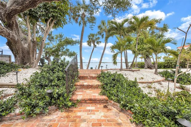 2612 KEYSTONE COURT N, St Petersburg, FL 33710