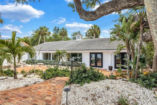 2612 KEYSTONE COURT N, St Petersburg, FL 33710