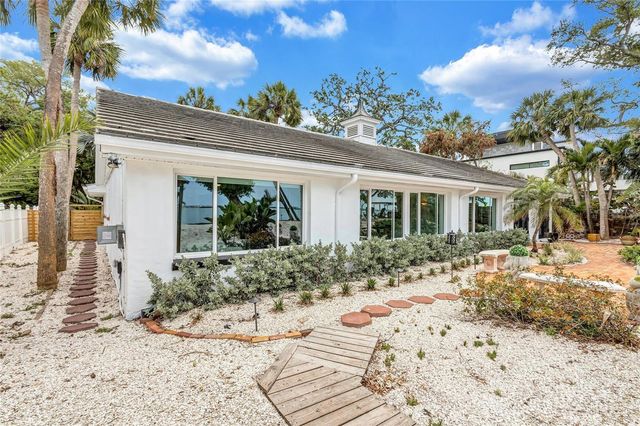 2612 KEYSTONE COURT N, St Petersburg, FL 33710