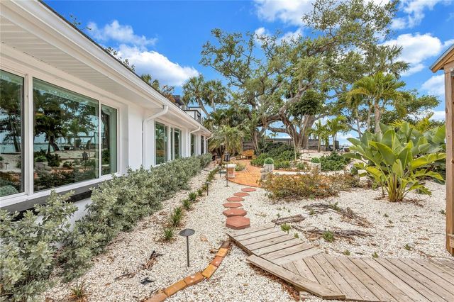 2612 KEYSTONE COURT N, St Petersburg, FL 33710