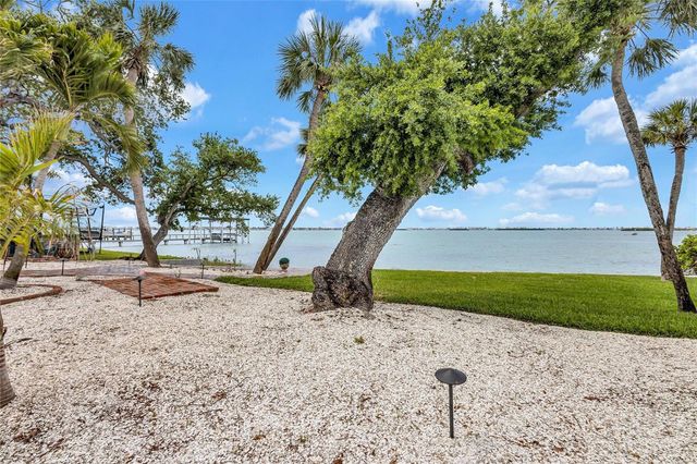 2612 KEYSTONE COURT N, St Petersburg, FL 33710