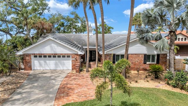 2612 KEYSTONE COURT N, St Petersburg, FL 33710