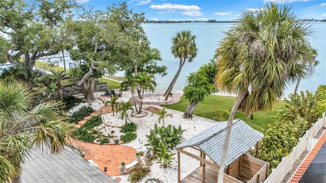 2612 KEYSTONE COURT N, St Petersburg, FL 33710