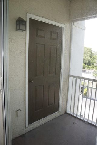 5817 LEGACY CRESCENT PLACE 302, Riverview, FL 33578