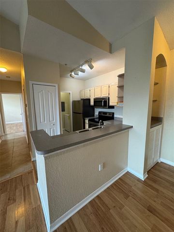 5817 LEGACY CRESCENT PLACE 302, Riverview, FL 33578