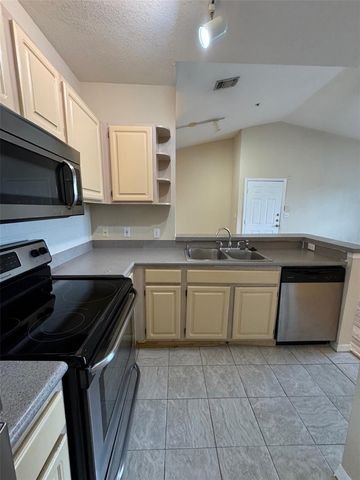 5817 LEGACY CRESCENT PLACE 302, Riverview, FL 33578