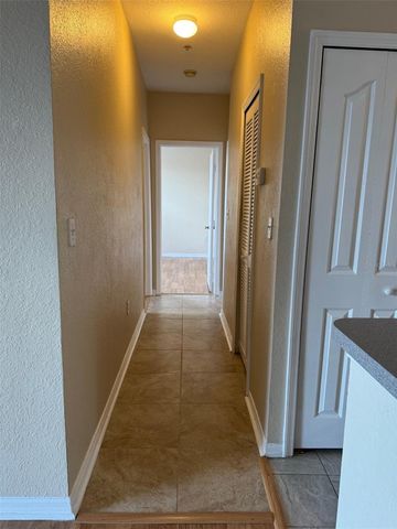 5817 LEGACY CRESCENT PLACE 302, Riverview, FL 33578