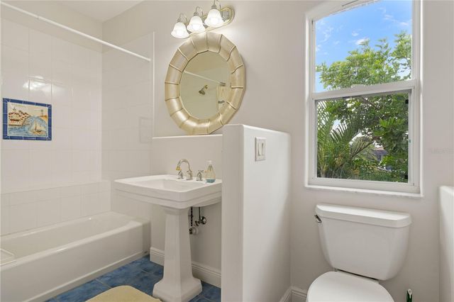 2736 MAYAGUANA COURT, Punta Gorda, FL 33950