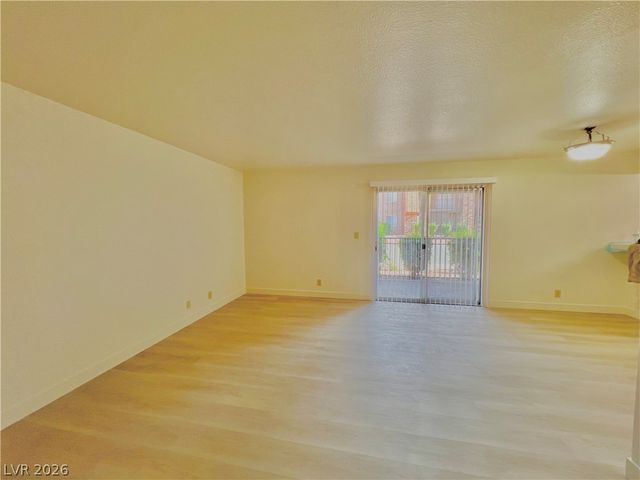 5220 Indian River Drive 293, Las Vegas, NV 89103