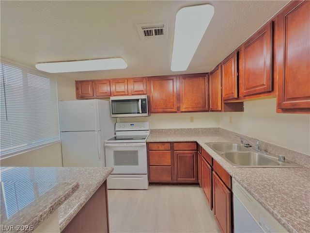 5220 Indian River Drive 293, Las Vegas, NV 89103