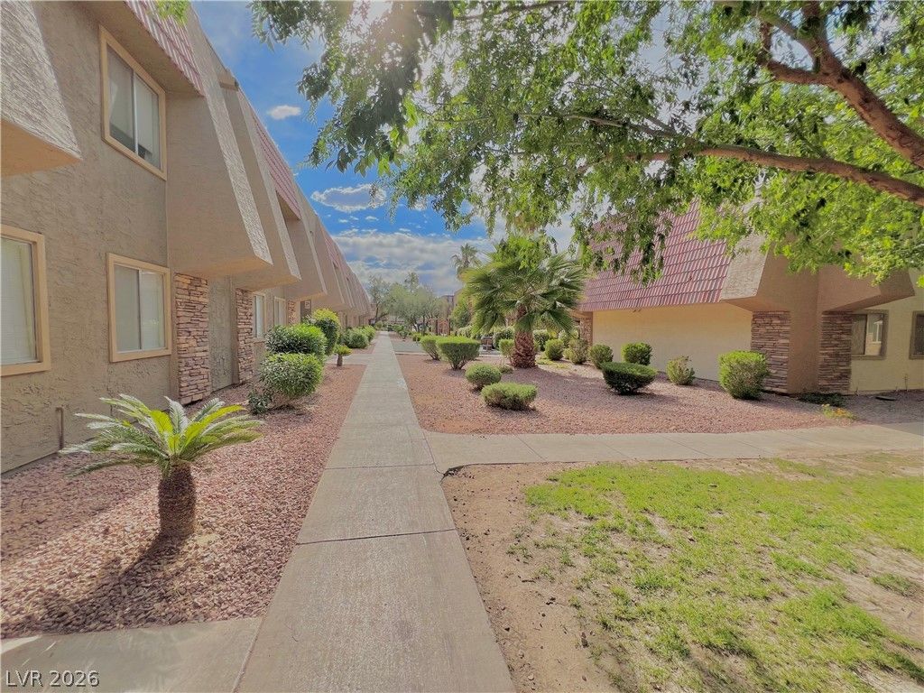 5220 Indian River Drive 293, Las Vegas, NV 89103