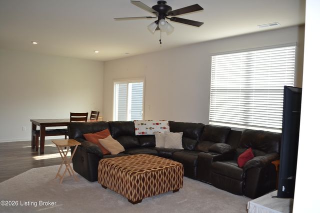1029 Dry Run Ct, Shelbyville, KY 40065