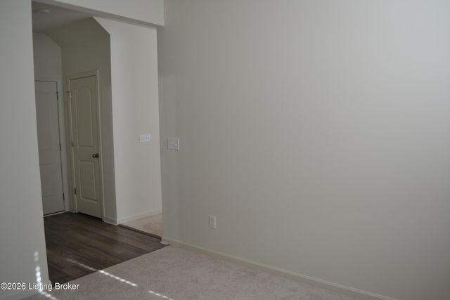 1029 Dry Run Ct, Shelbyville, KY 40065