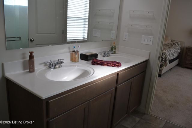 1029 Dry Run Ct, Shelbyville, KY 40065