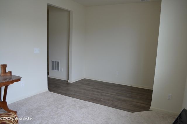 1029 Dry Run Ct, Shelbyville, KY 40065